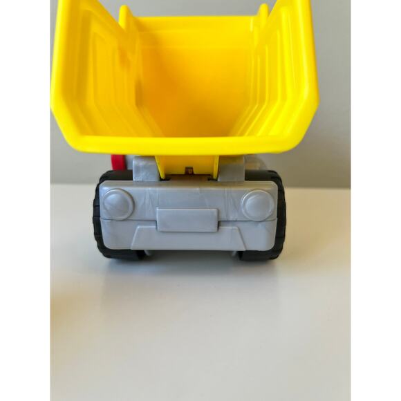 Fisher-Price Little People Work Together Dump Truck With Figure and Boulder - Picture 6 of 12